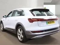 Begagnad Audi e-tron Design 230 kW (313 HK) 2022 SUV