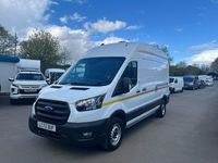 Usado Ford Transit S 130 HP (95 kW) 2022 Branco Van