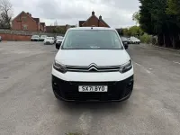 Usado Citroën Berlingo 100 CV (73 kW) 2022 Blanco Monovolumen