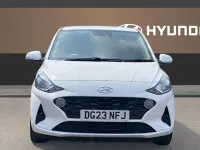 Used Hyundai i10 SE 67 HP (49 kW) 2023 White Hatchback