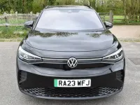 Käytetty VW ID.4 Pro 127 kW (174 HP) 2023 Musta Katumaasturi