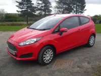 Begagnad Ford Fiesta Style 82 HK (60 kW) 2014 Röd Halvkombi