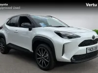 New Toyota Yaris Hybrid Sport 130 HP (95 kW) 2026 Platinum white pearl bitone (premium paint) Estate