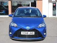 Usado Toyota Yaris Hybrid 101 HP (74 kW) 2018 Azul Citadino