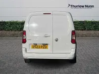 Second-hand Vauxhall Combo S 100 CP (73 kW) 2023 Alb Monovolum