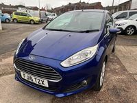 Used Ford Fiesta Titanium 95 HP (69 kW) 2016 Blue Hatchback