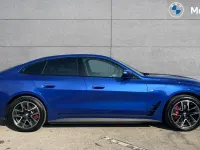 Usado BMW i4 M Sport 250 kW (340 CV) 2025 Azul Berlina