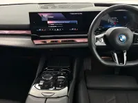 Usado BMW 530e M Sport 295 HP (216 kW) 2025 Cinzento Carrinha