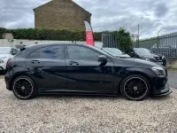 Begagnad Mercedes A200 AMG Line Premium 2017 Svart Halvkombi