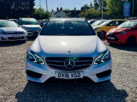 Usado Mercedes E350 Premium 2016 Plateado Familiar