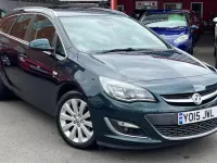 Used Vauxhall Astra Elite 115 HP (84 kW) 2015 Green Estate