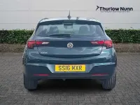 Używany Vauxhall Astra SRi 150 KM (110 kW) 2016 Zielony Hatchback