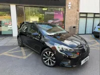 Used Renault Clio Iconic 140 HP (102 kW) 2022 Metallic black  Hatchback
