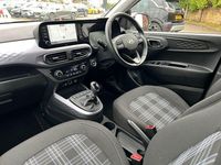 Used Hyundai i10 Premium 63 HP (46 kW) 2024 White Hatchback