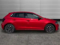 Usado VW Polo Life 95 HP (69 kW) 2023 Vermelho Citadino