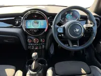 Used Mini Cooper Hatch 134 HP (98 kW) 2023 Red Hatchback