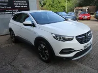 Used Vauxhall Grandland X Sport 120 HP (88 kW) 2018 White SUV