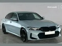 Usado BMW 320 M Sport 181 HP (133 kW) 2023 Cinzento Sedan