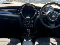 Usado Mini Cooper Classic 134 CV (98 kW) 2023 Plateado Utilitario