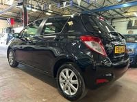 Used Toyota Yaris 99 HP (72 kW) 2013 Black Hatchback