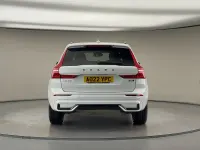 Second-hand Volvo XC60 Plus 250 CP (183 kW) 2022 Alb SUV