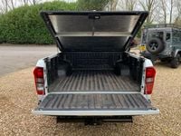 Second-hand Isuzu D-Max 160 CP (117 kW) 2017 Alb Pickup