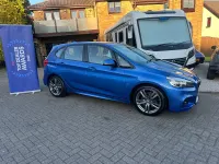 Usado BMW 218 M Sport 136 HP (100 kW) 2017 Azul Monovolume