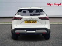 Used Nissan Qashqai Tekna 2022 White SUV