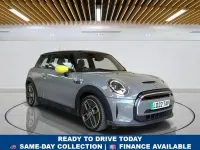 Usado Mini Cooper SE Hatch 135 kW (184 CV) 2022 Gris Utilitario