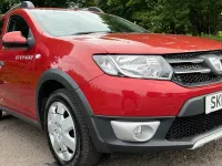 Used Dacia Sandero Lauréate 90 HP (66 kW) 2014 Red Hatchback