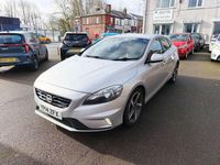 Begagnad Volvo V40 R-Design 2014 Silver Halvkombi