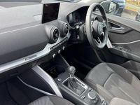 Begagnad Audi Q2 Sport 2018 Grå SUV