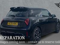 Usado Mini Cooper Hatch 113 kW (154 CV) 2025 Negro Utilitario