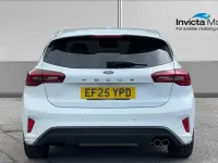 Used Ford Focus ST-Line 125 HP (91 kW) 2025 White Hatchback