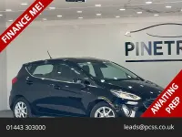 Usado Ford Fiesta Zetec 85 HP (62 kW) 2017 Preto Citadino
