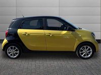 Used Smart ForFour Passion 71 HP (52 kW) 2017 Yellow Hatchback