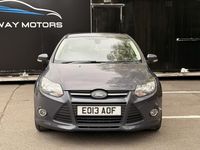 Used Ford Focus Zetec 105 HP (77 kW) 2013 Grey Hatchback