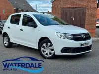 Used Dacia Sandero Ambiance 71 HP (52 kW) 2017 White Hatchback