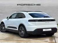 Begagnad Porsche Macan 380 kW (517 HK) 2025 Vit SUV