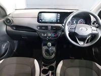 Used Hyundai i10 SE 67 HP (49 kW) 2020 White Hatchback
