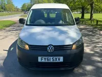 Usado VW Caddy 102 HP (75 kW) 2011 Branco Monovolume
