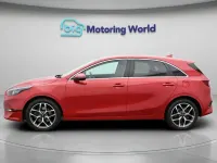 Usado Kia Ceed 158 CV (116 kW) 2023 Rojo Utilitario