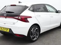 Usado Hyundai i20 Premium 100 CV (73 kW) 2023 Blanco Utilitario