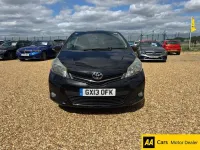 Used Toyota Yaris SR 101 HP (74 kW) 2013 Black Hatchback