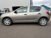 Used Dacia Sandero Ambiance 75 HP (55 kW) 2014 Beige Hatchback