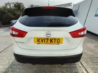 Used Nissan Qashqai N-Connecta 110 HP (80 kW) 2017 White SUV
