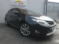 Used Toyota Auris Hybrid 136 HP (100 kW) 2012 Black Hatchback