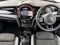 Usado Mini Cooper Hatch 134 HP (98 kW) 2023 Preto Citadino