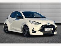 Used Toyota Yaris Hybrid 116 HP (85 kW) 2021 Pure white Hatchback