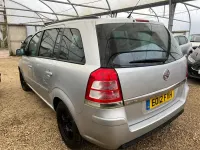 Second-hand Vauxhall Zafira 115 CP (84 kW) 2012 Argintiu Monovolum